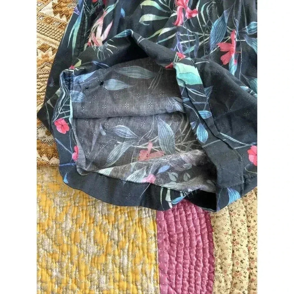 Oxbow France Romper Surf Wear Tropical Floral Pockets Shorts Women’s Size 2 - Picture 12 of 13